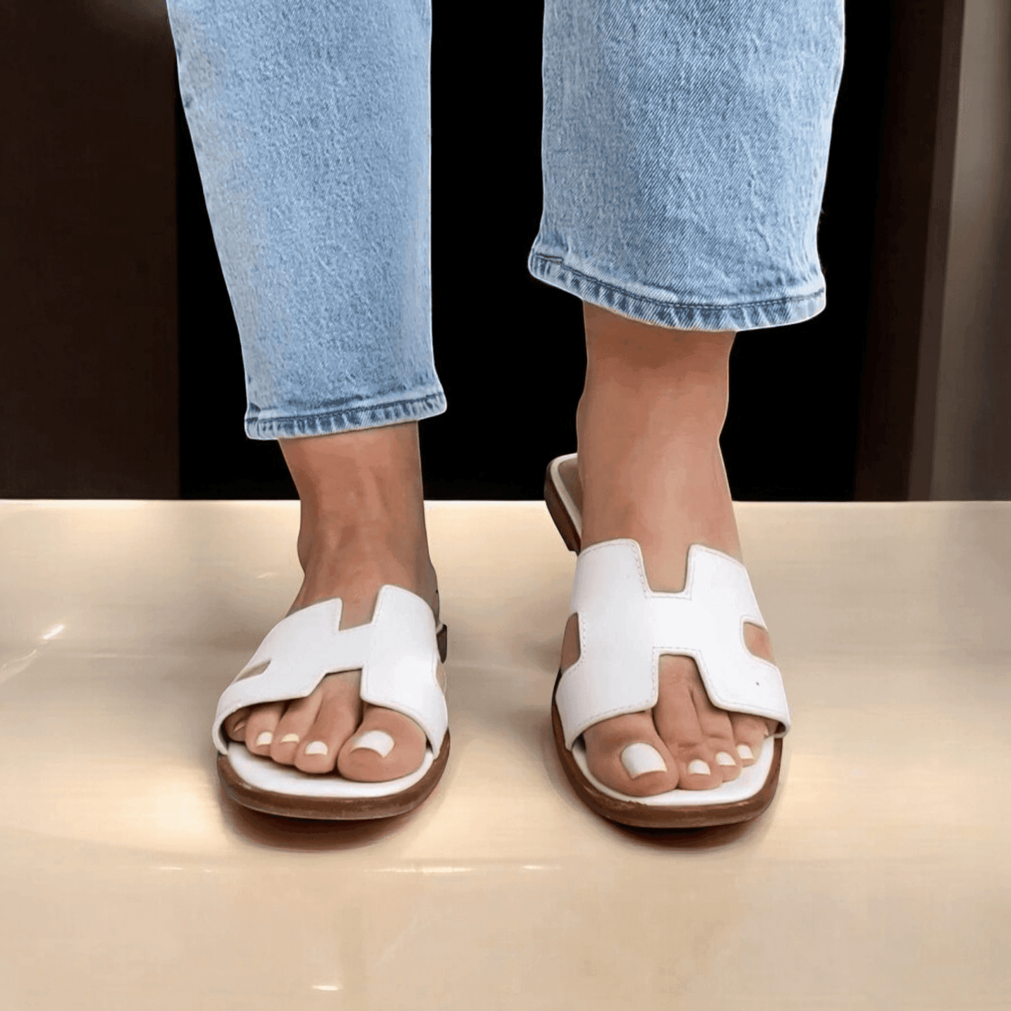 Sandalia Blanco "H" – Sandalia Casual para Mujer