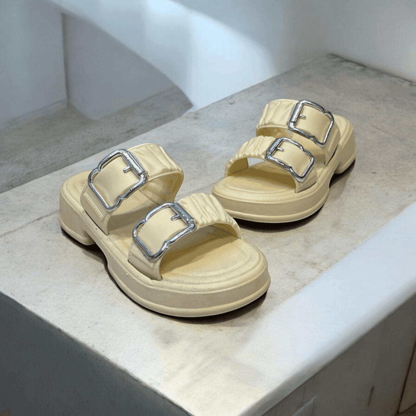 Hebilla Latte – Sandalia Casual para Mujer - Go2 Footwear